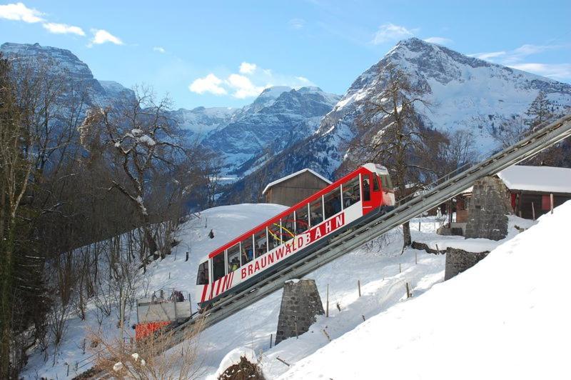 Vila Diese Einfache Unterkunft- Bergheimat Ist Nur Fuer Backpacker- Rucksacktouristen Und Radfahrer - Huettenfeeling Im Backpackerhoues- Ganz Einfach - Ganz Unkompliziert - Ganz Relaxd Linthal Exteriér fotografie